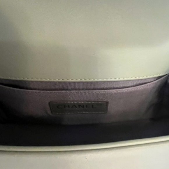 Chanel Boy Flap Bag - Chevron Calfskin - Small - Mint Green - AMAZING CONDITION - Picture 5 of 7